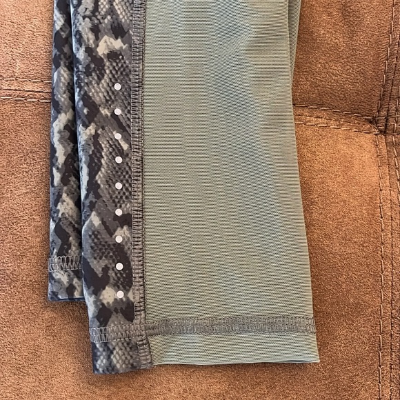 Old Navy Elevate High-Rise Leggings - Picture 7 of 7